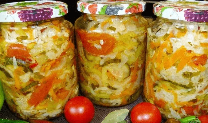 Заготовка из огурцов и помидоров на зиму