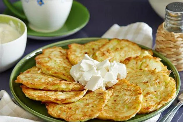 Котлеты из куриного фарша и кабачка