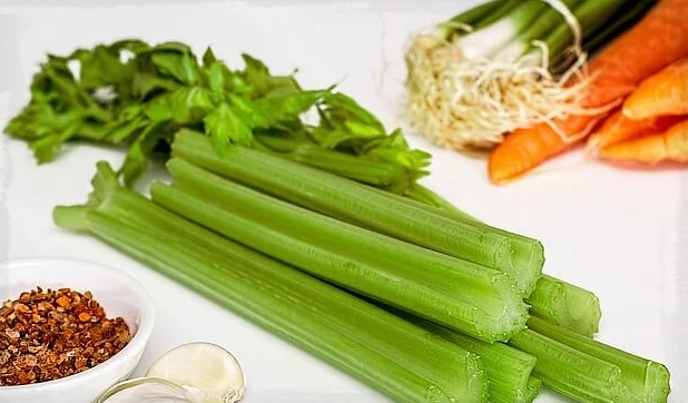 soup-greens-869075_640