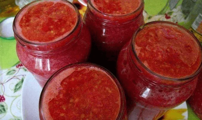 Аджика с помидорами и чесноком