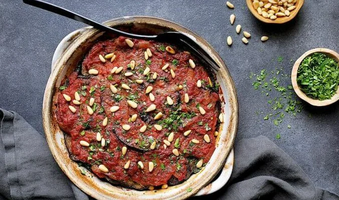 С баклажанами в томатном соусе. \ Фото: fromachefskitchen.com.