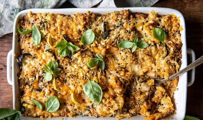 Творожная запеканка с курицей и кабачками. \ Фото: punchfork.com.