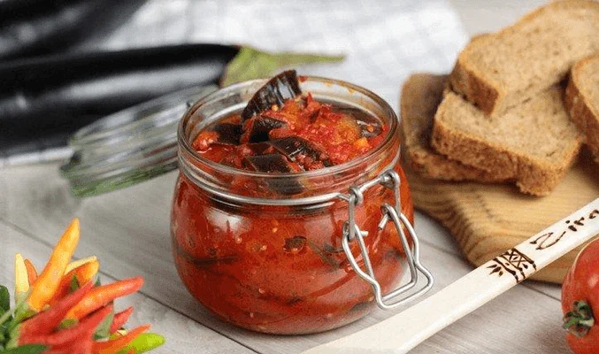 Маринованные баклажаны с помидорами
