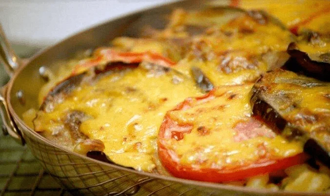Баклажаны с помидорами и картофелем
