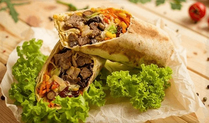 Буррито с мясом и морковью по-корейски