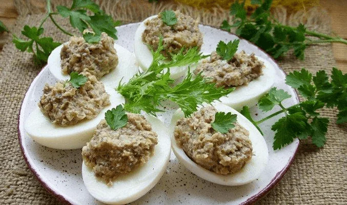 Яйца, фаршированные печенью