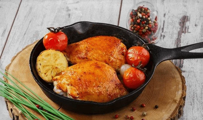 20 рецептов, как вкусно приготовить курицу на сковороде