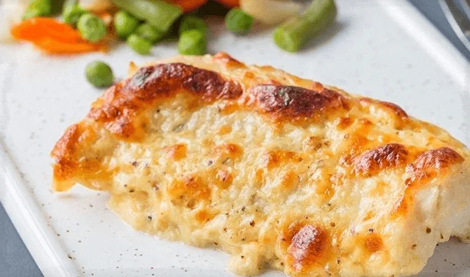 Красная рыба, запеченная с сыром