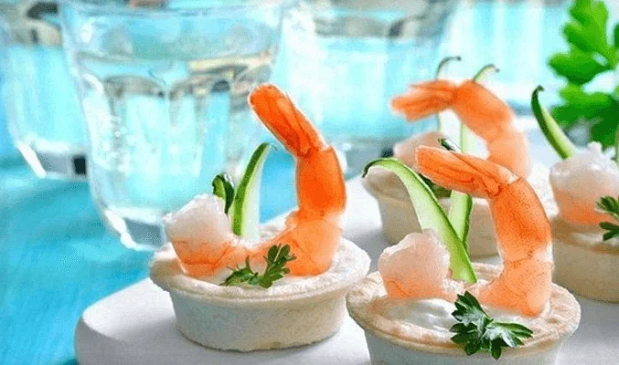 Тарталетки с сыром и креветками