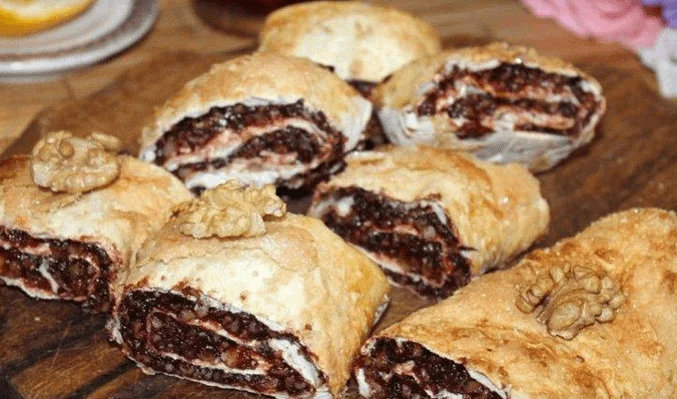Рулет из лаваша с орехами и джемом