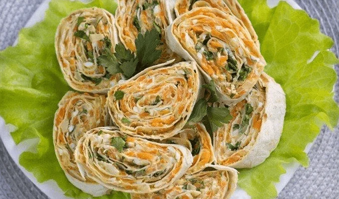 Рулет из лаваша с капустой и морковью