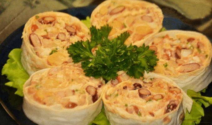 Рулет из лаваша с фасолью и чили