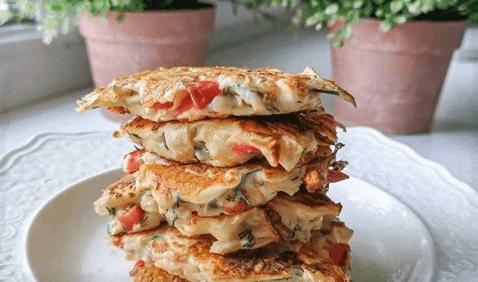 Блинчики из лаваша с помидорами
