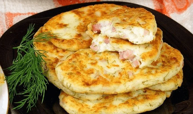 Лепешки с сыром и ветчиной