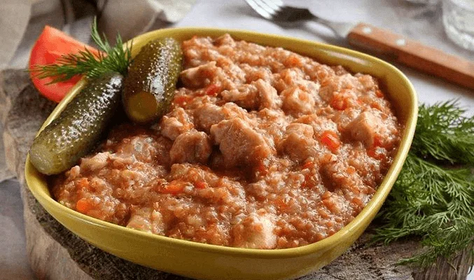 Пшеничная каша со свининой