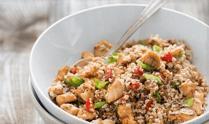 Пшеничная каша с индейкой и овощами
