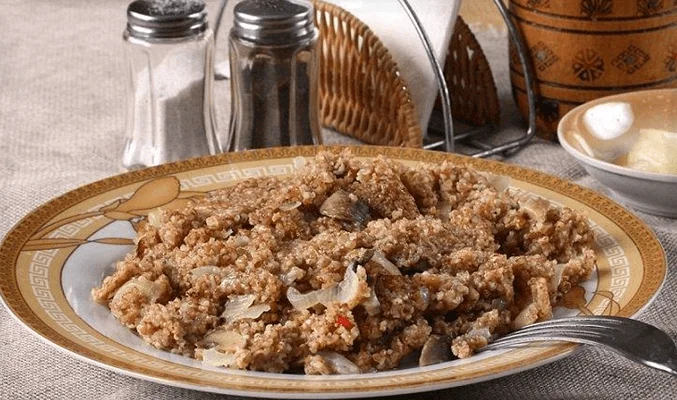 Пшеничная каша с грибами и луком