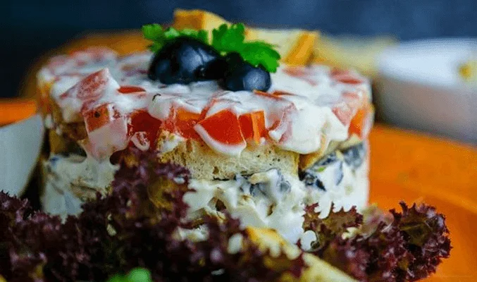 Слоеный салат с сыром