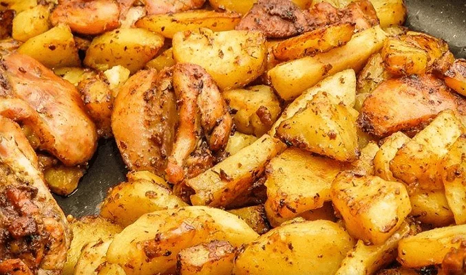 Жареная картошка с куриным филе