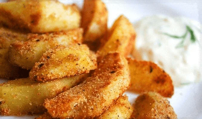 Картошка, жаренная в панировочных сухарях