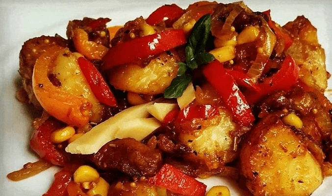 Картошка, жаренная с овощами