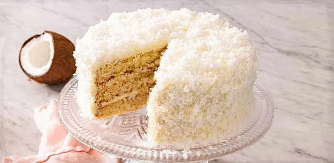 Кокосовый торт. \ Фото: preppykitchen.com.