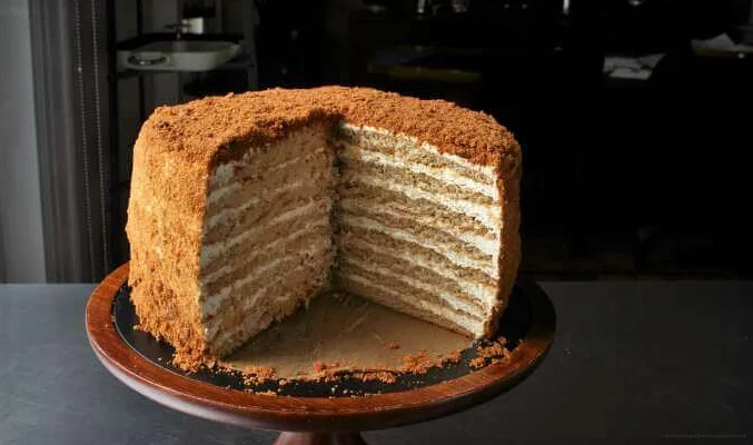 Медовик. \ Фото: allrecipes.com.