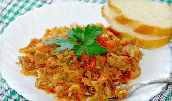 Капуста, тушенная с фаршем