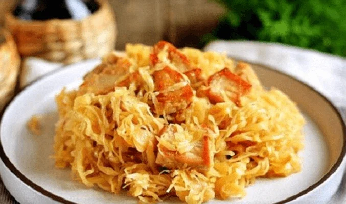 Тушеная капуста по-немецки