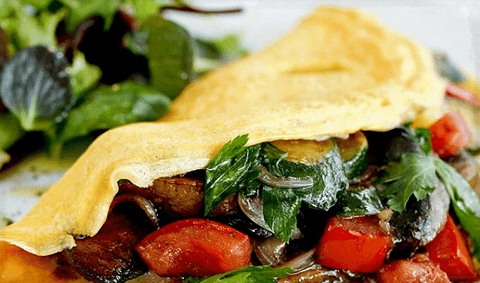 Омлет с помидорами, кабачками и грибами