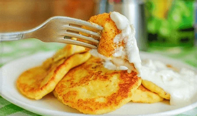 Нежные кабачковые оладьи с кокосовой стружкой