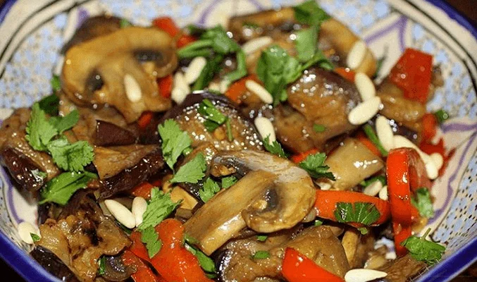 Салат из баклажанов и шампиньонов
