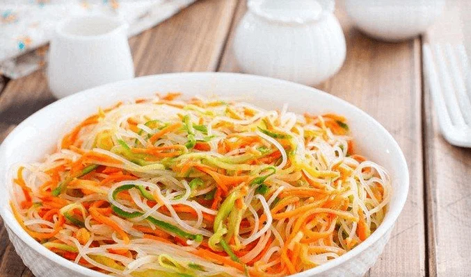 Салат с фунчозой по-корейски