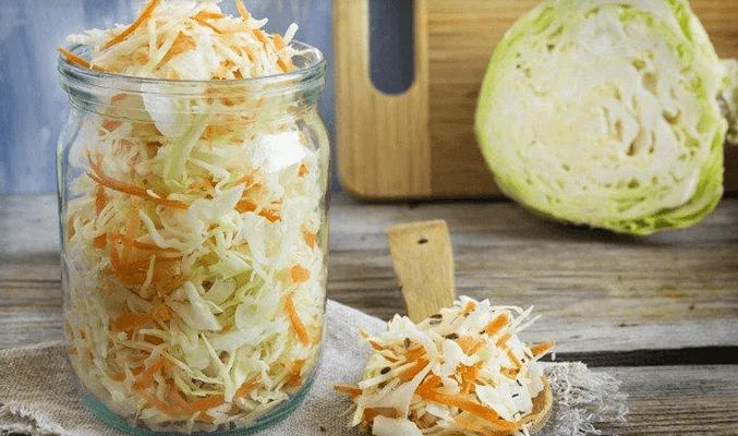 20 салатов из капусты на зиму, которые оценит любая хозяйка