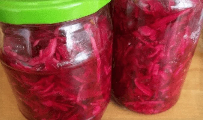 Салат из капусты со свеклой на зиму
