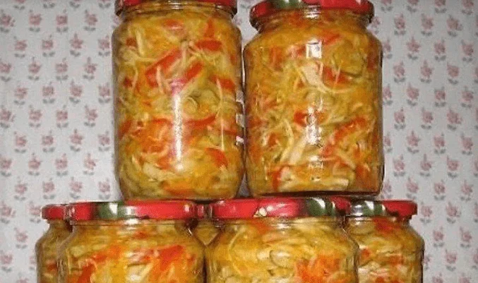 Салат с капустой и кабачками на зиму