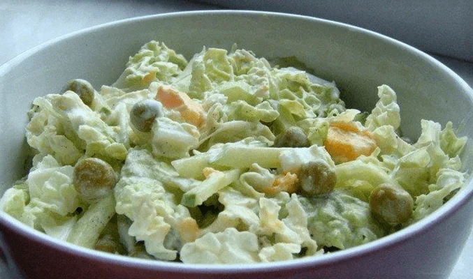 Салат из пекинской капусты с мясом