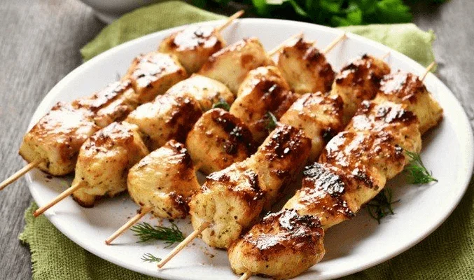 Курица с маслинами и орехами