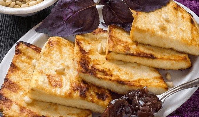 Адыгейский сыр на мангале