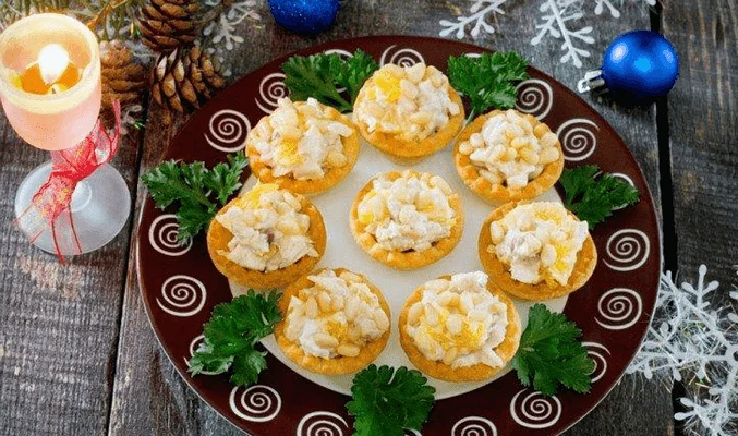 С курицей, ананасом и сыром