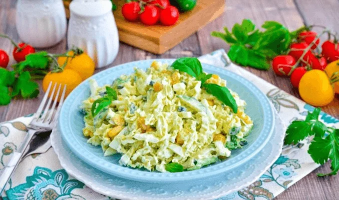 ПП салат из пекинской капусты с яичными блинчиками