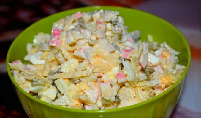 С кукурузой и солёным огурцом