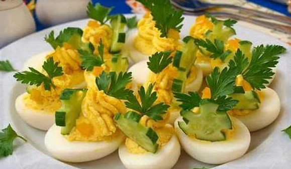 25 вкусных рецептов начинок для фаршированных яиц
